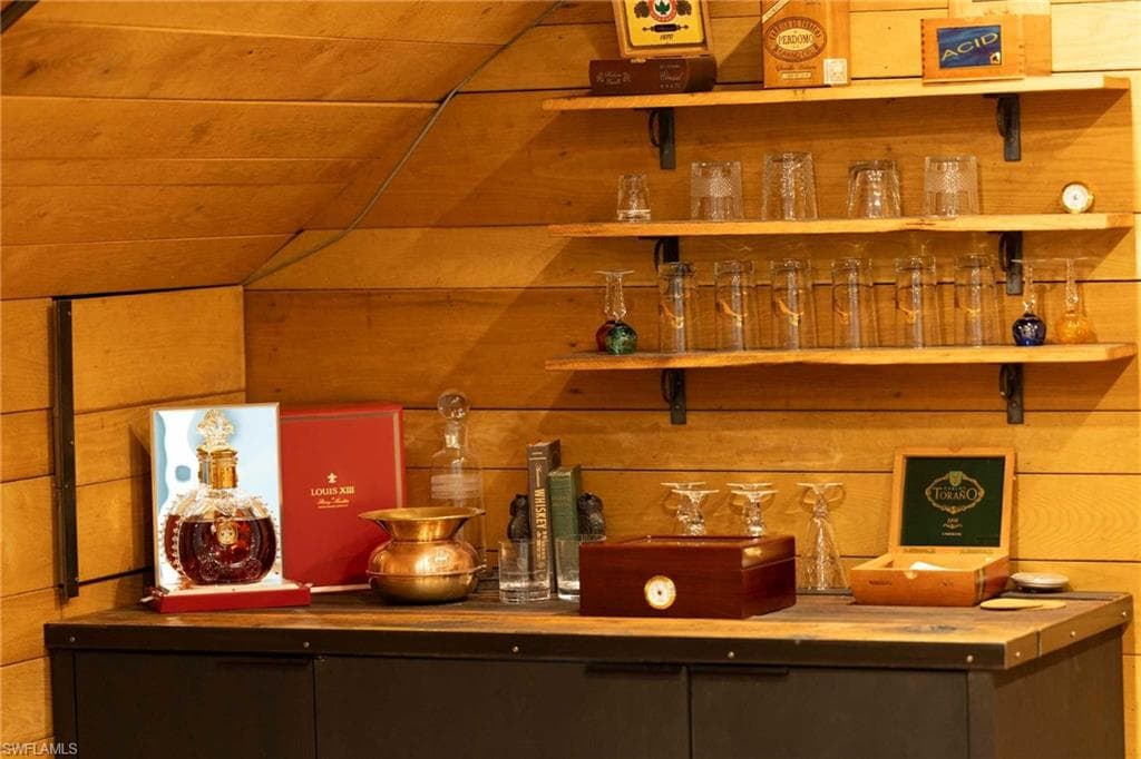 805 24th Ave NW, Naples, FL 34120-36