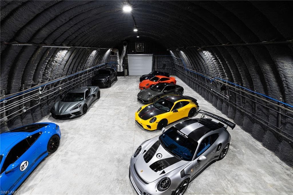 805 24th Ave NW, Naples, FL 34120-37