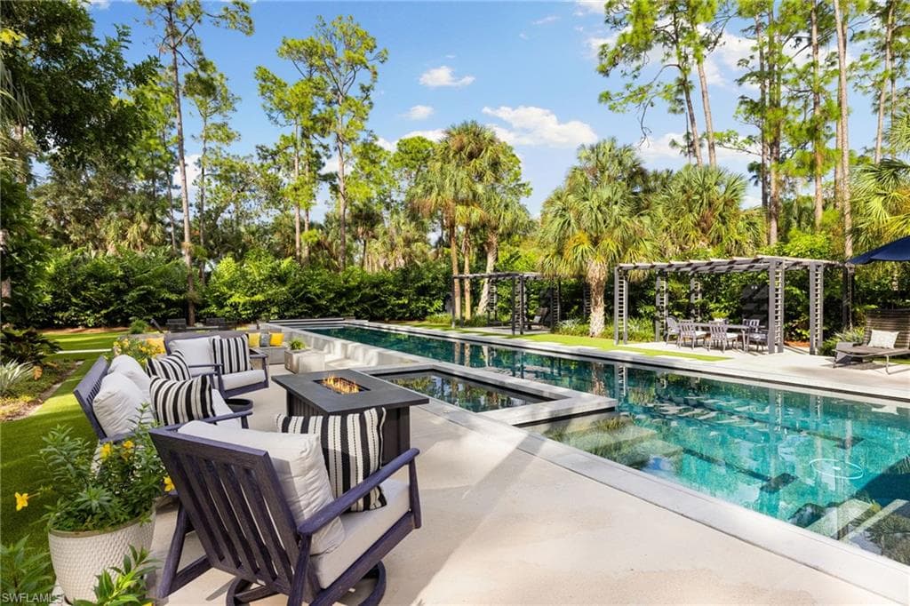 805 24th Ave NW, Naples, FL 34120-38