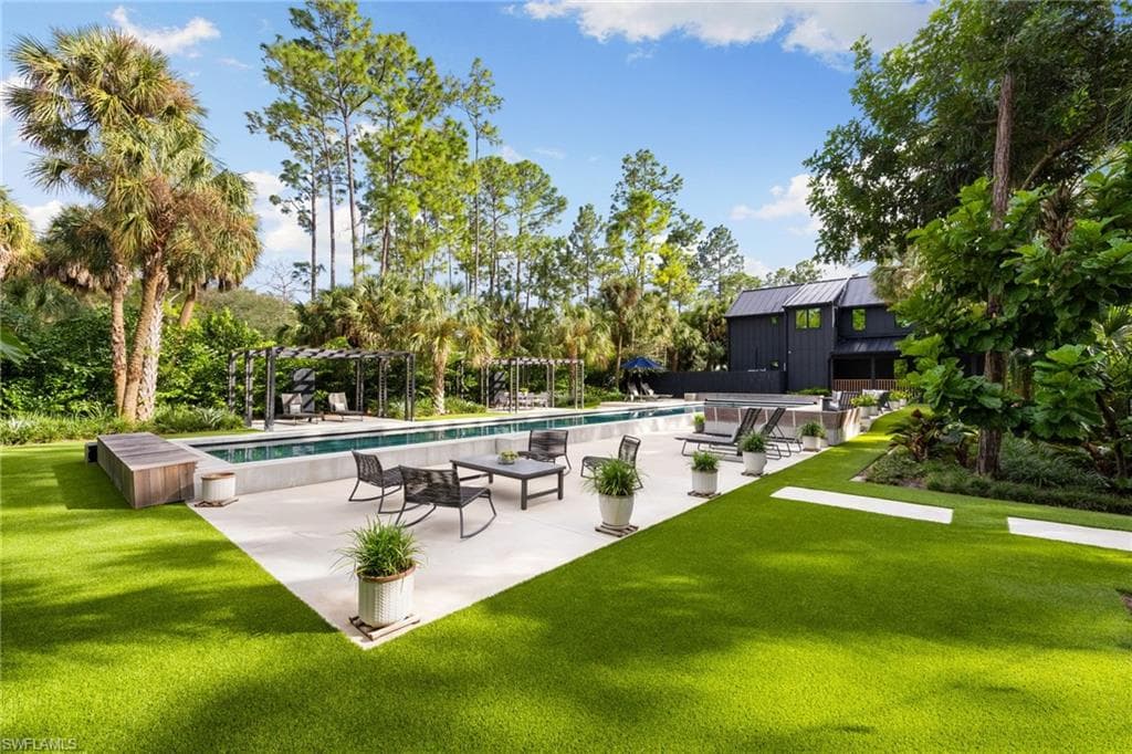 805 24th Ave NW, Naples, FL 34120-42