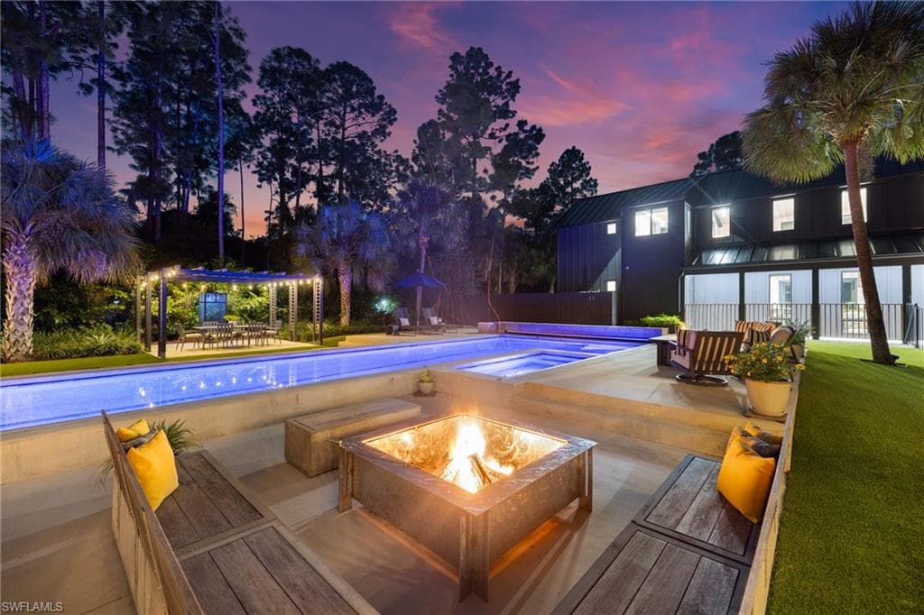 805 24th Ave NW, Naples, FL 34120-46