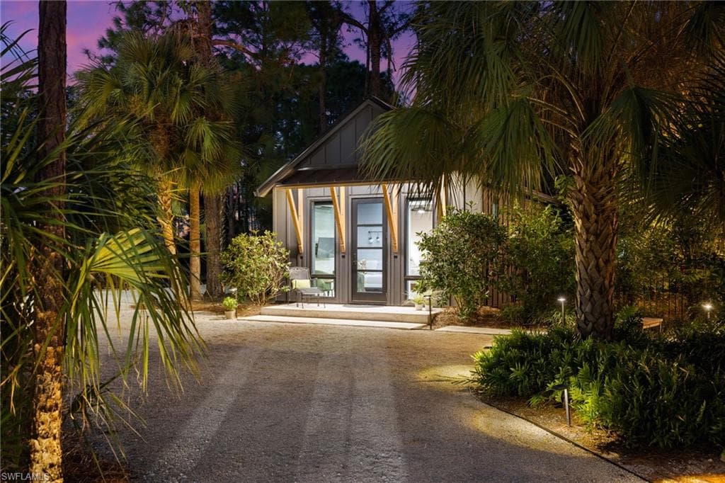 805 24th Ave NW, Naples, FL 34120-50