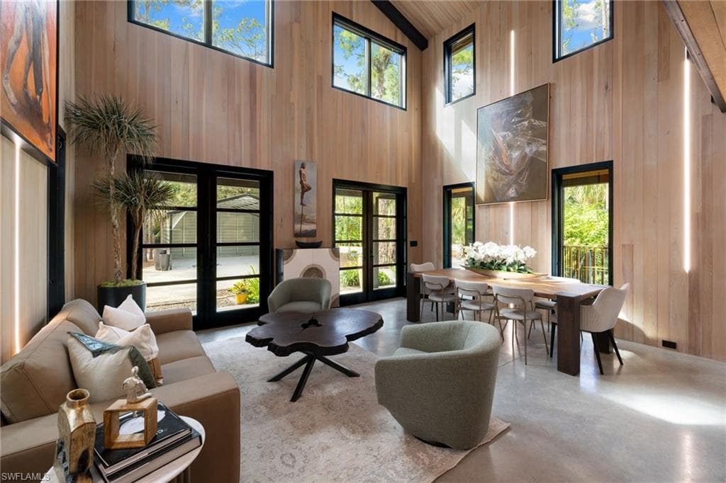 805 24th Ave NW, Naples, FL 34120-7