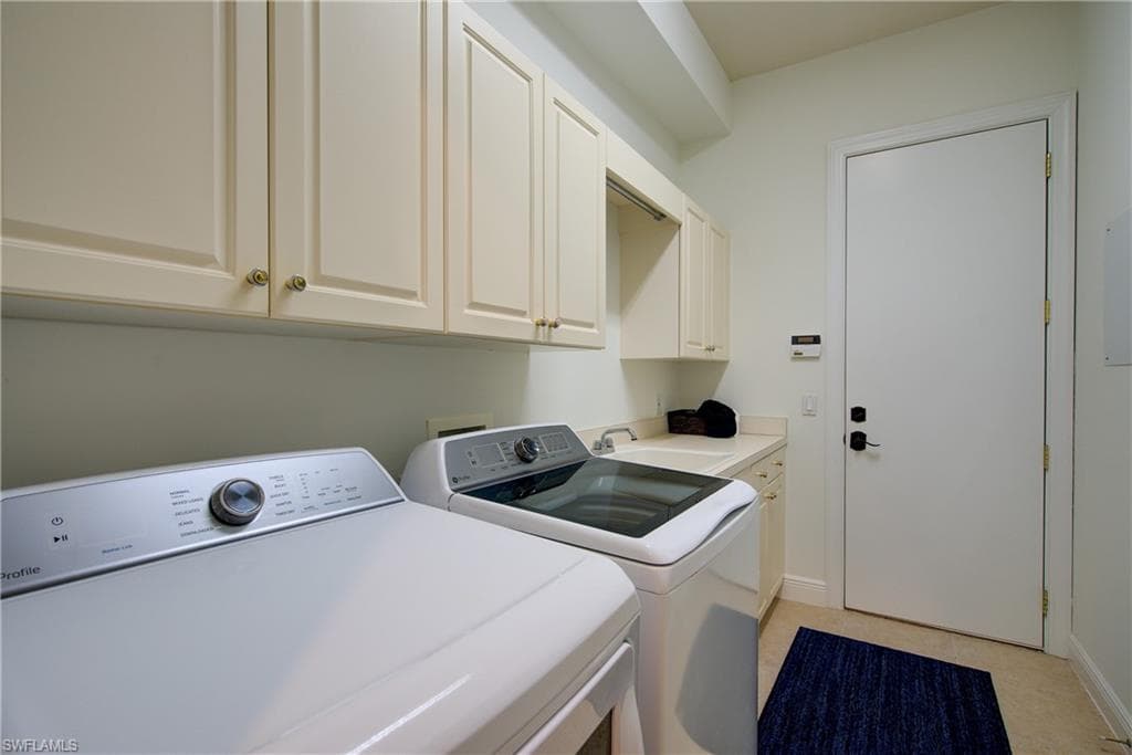 28649 Pienza Ct, Bonita Springs, FL 34135-30