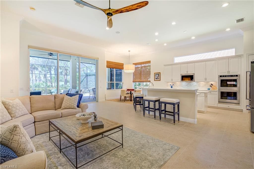 28649 Pienza Ct, Bonita Springs, FL 34135-3