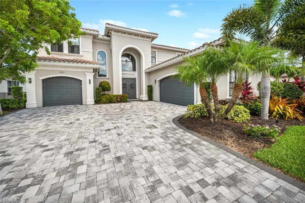 4541 Azalea Dr, Naples, FL 34119-28