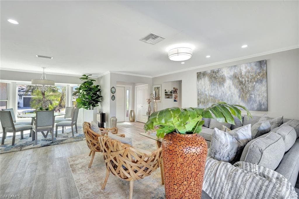 1350 Waikiki Ct, Marco Island, FL 34145-9