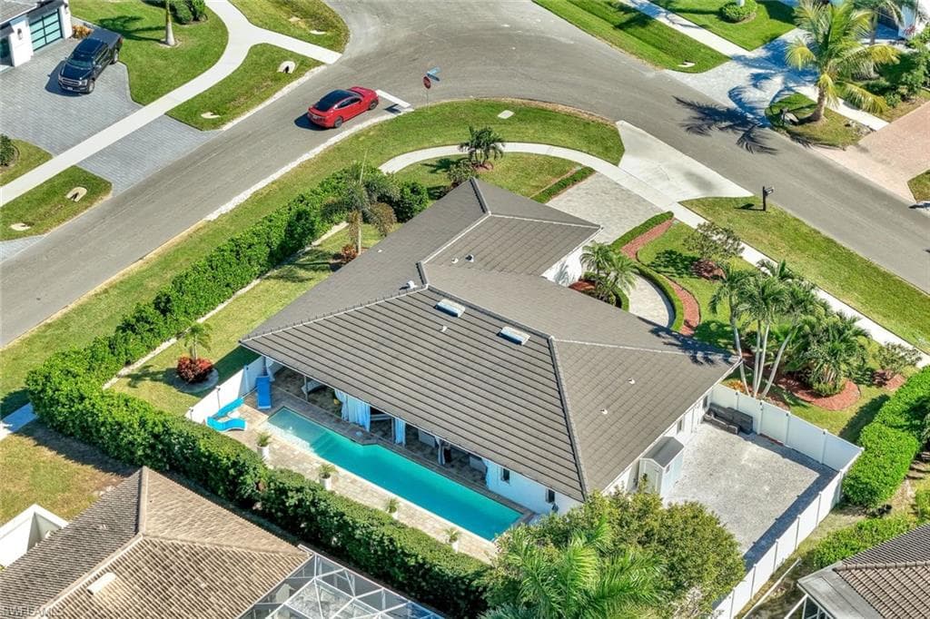 1350 Waikiki Ct, Marco Island, FL 34145-34