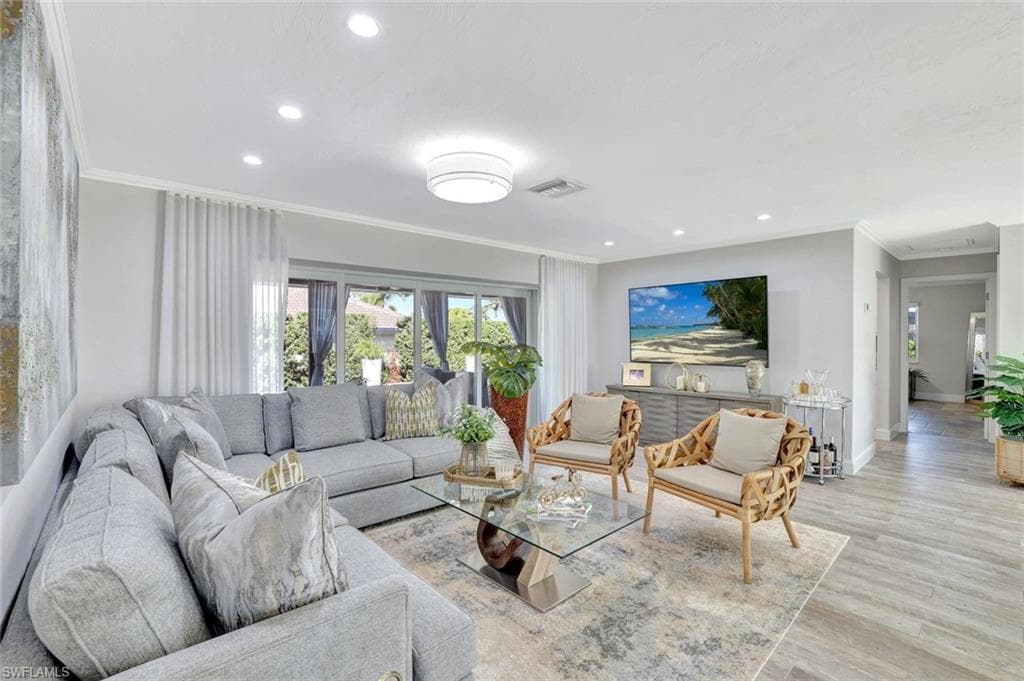 1350 Waikiki Ct, Marco Island, FL 34145-5