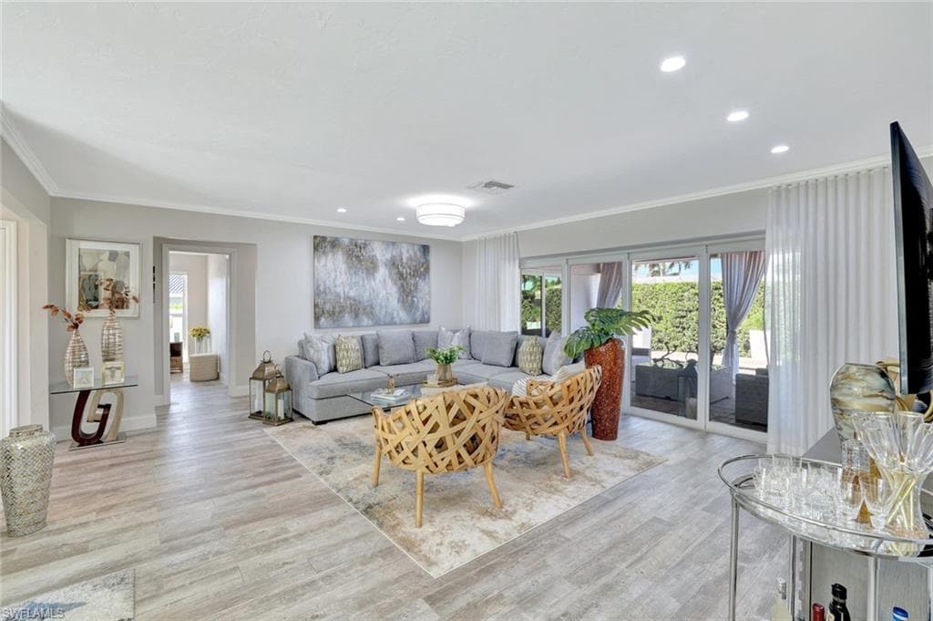 1350 Waikiki Ct, Marco Island, FL 34145-6