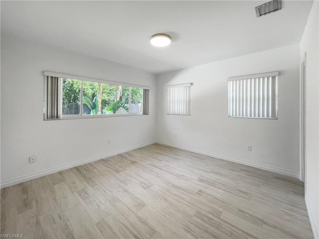 1235 Diana Ave, Naples, FL 34103-5