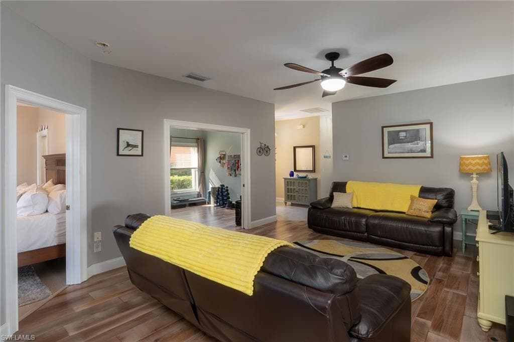 10713 Pearl Bay Cir, Estero, FL 33928-11