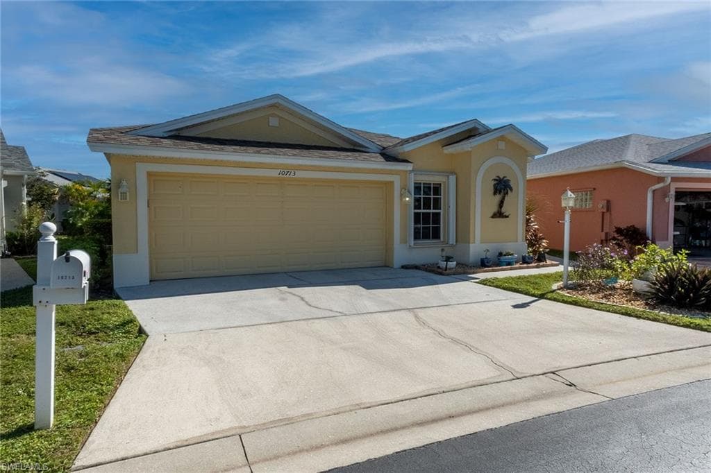 10713 Pearl Bay Cir, Estero, FL 33928-7