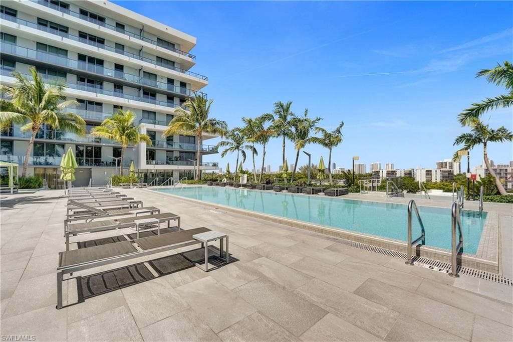 2960 207 St 1205, Aventura, FL 33180-14