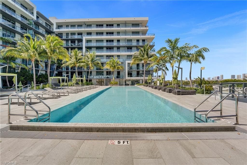 2960 207 St 1205, Aventura, FL 33180-15