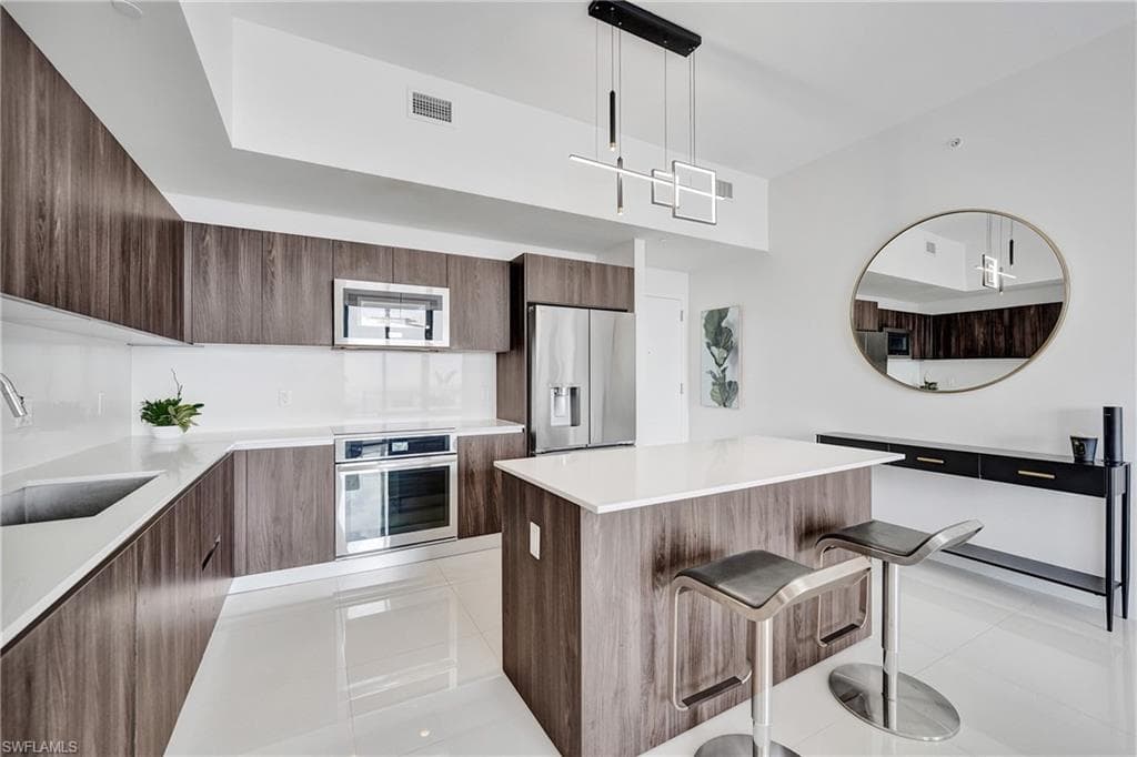 2960 207 St 1205, Aventura, FL 33180-19