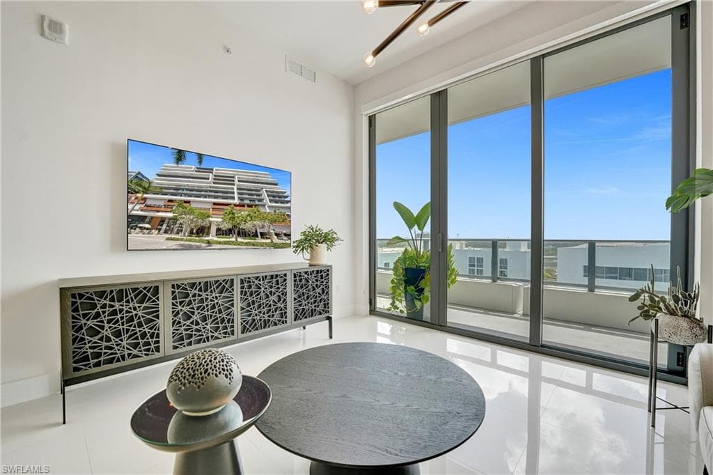 2960 207 St 1205, Aventura, FL 33180-22