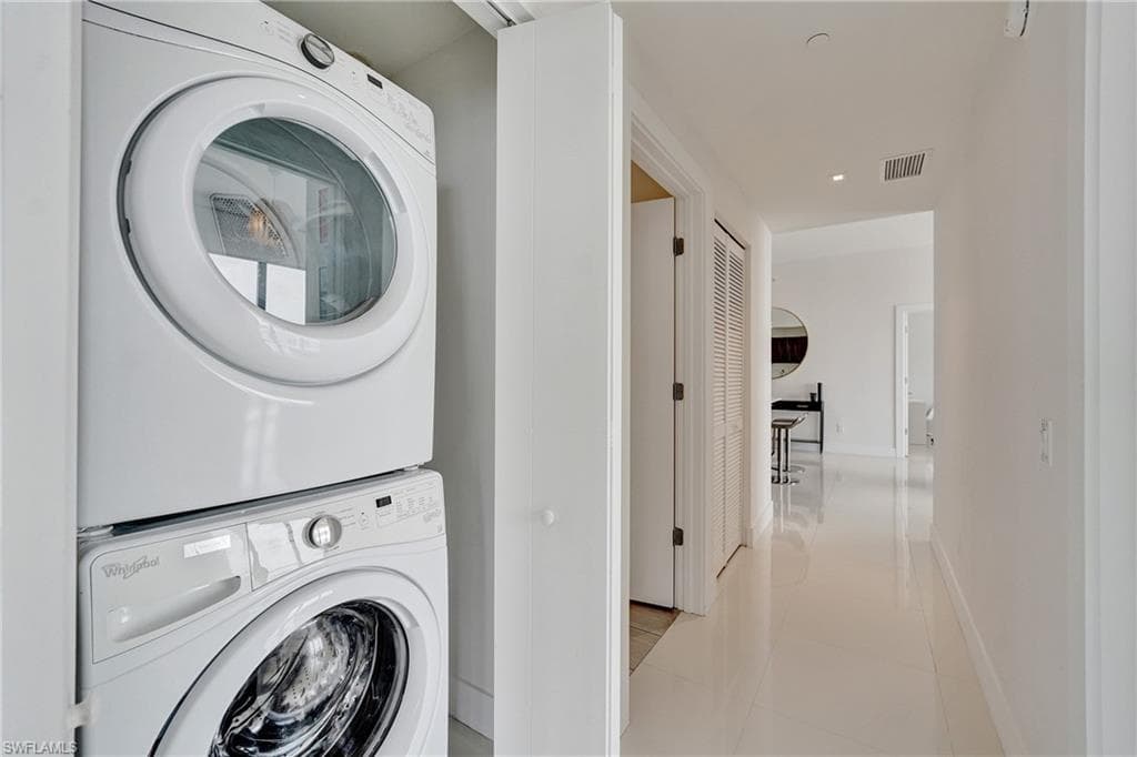 2960 207 St 1205, Aventura, FL 33180-28