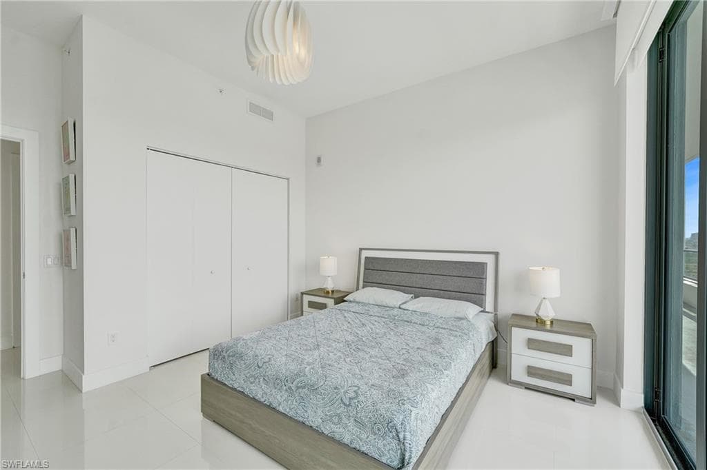 2960 207 St 1205, Aventura, FL 33180-38