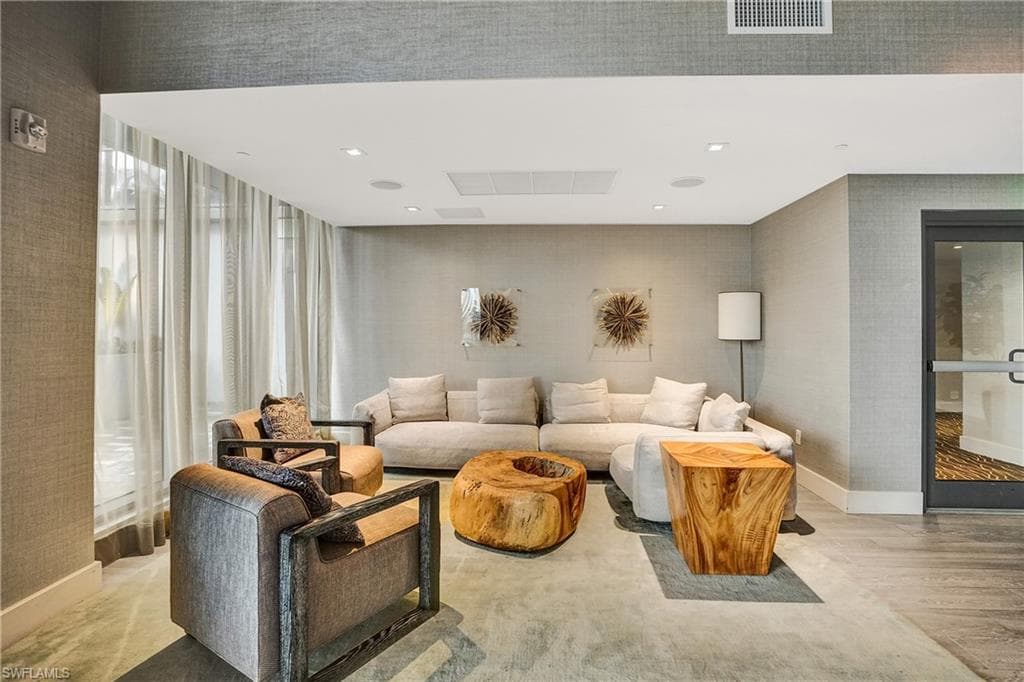 2960 207 St 1205, Aventura, FL 33180-5