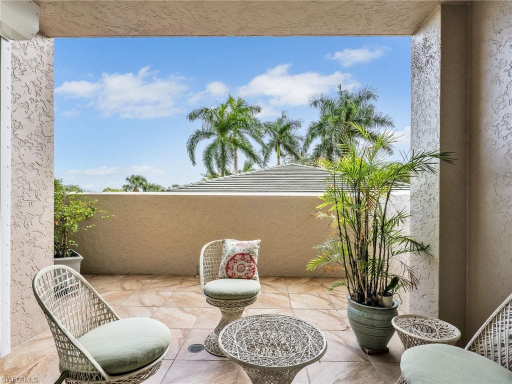 1001 Arbor Lake Dr 105, Naples, FL 34110-24