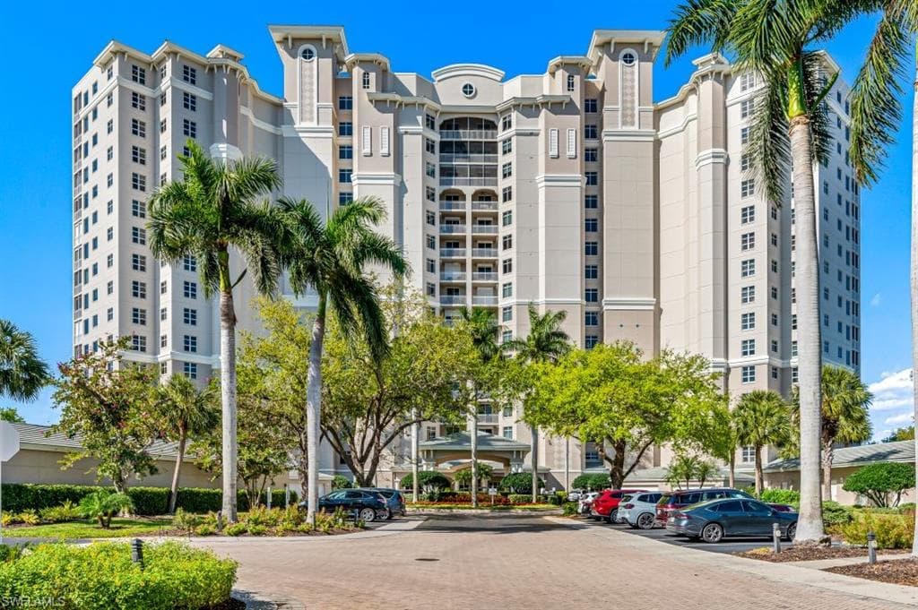 1001 Arbor Lake Dr 105, Naples, FL 34110-36