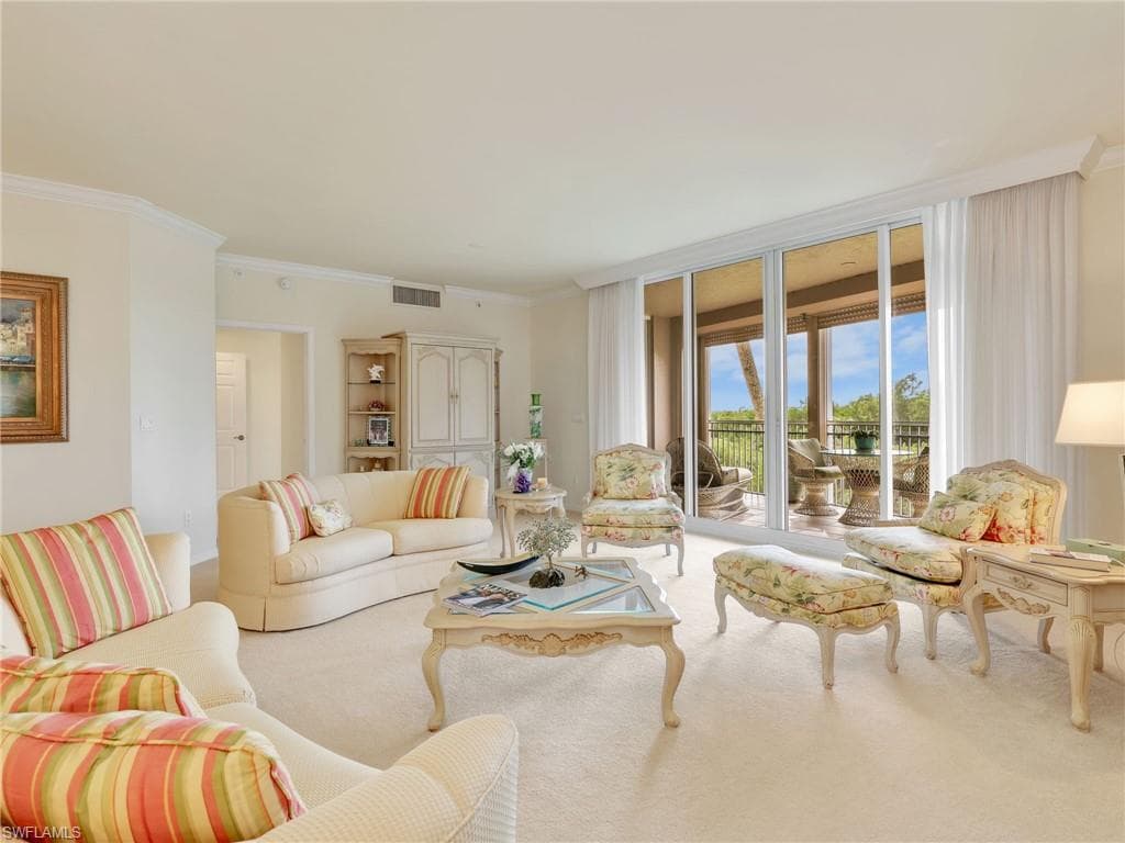 1001 Arbor Lake Dr 105, Naples, FL 34110-4