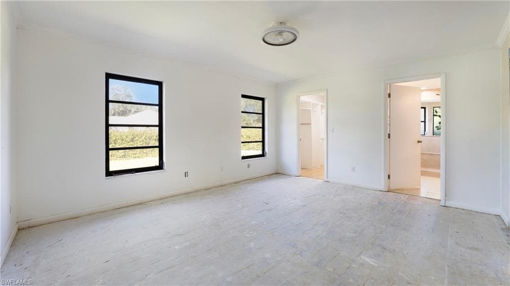 410 11th St NW, Naples, FL 34120-10