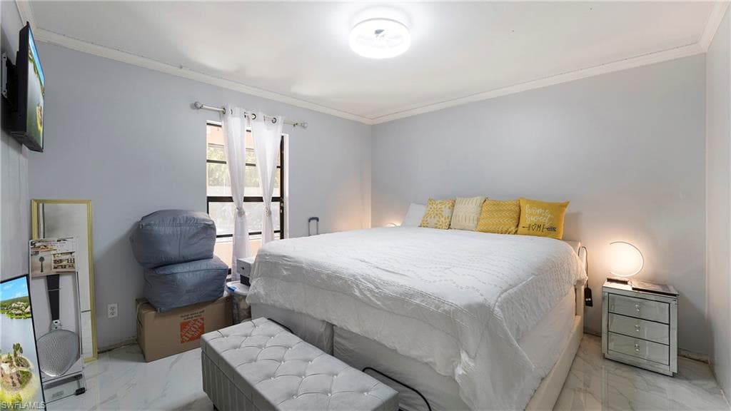 410 11th St NW, Naples, FL 34120-12