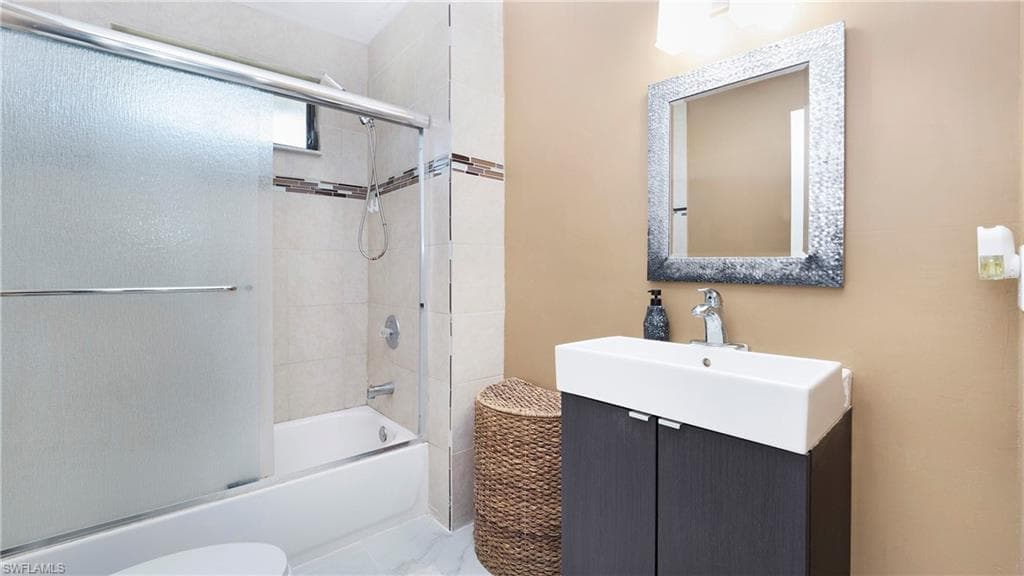 410 11th St NW, Naples, FL 34120-19