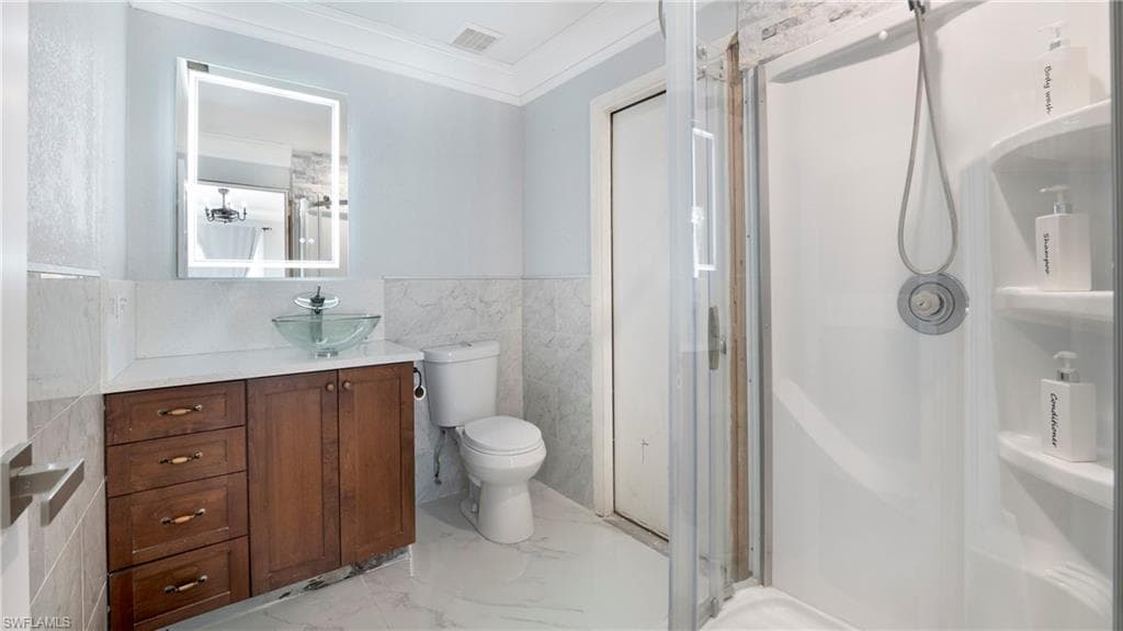 410 11th St NW, Naples, FL 34120-20