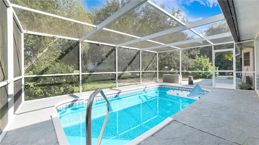 410 11th St NW, Naples, FL 34120-28