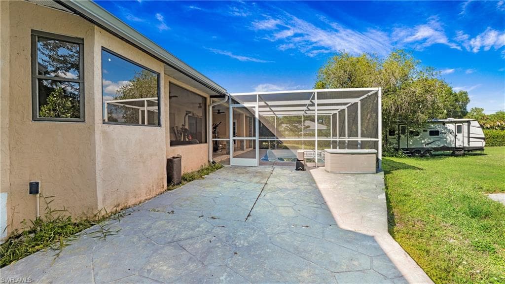 410 11th St NW, Naples, FL 34120-31