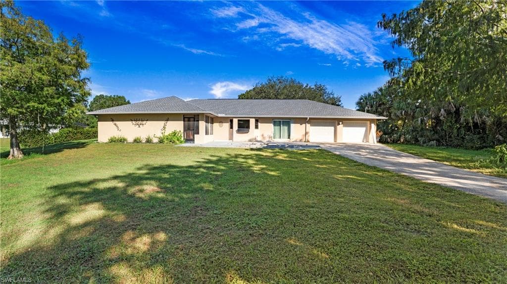 410 11th St NW, Naples, FL 34120-37