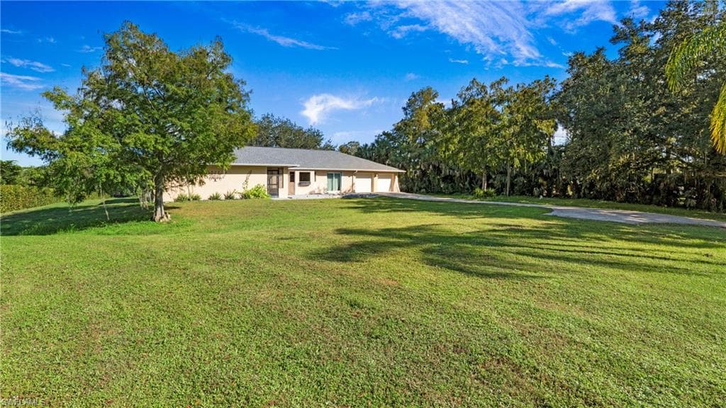 410 11th St NW, Naples, FL 34120-38