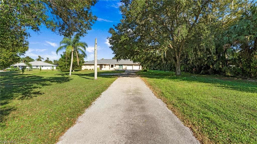 410 11th St NW, Naples, FL 34120-40