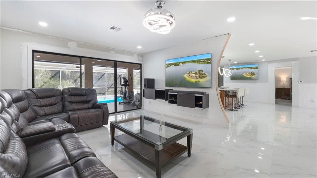 410 11th St NW, Naples, FL 34120-6