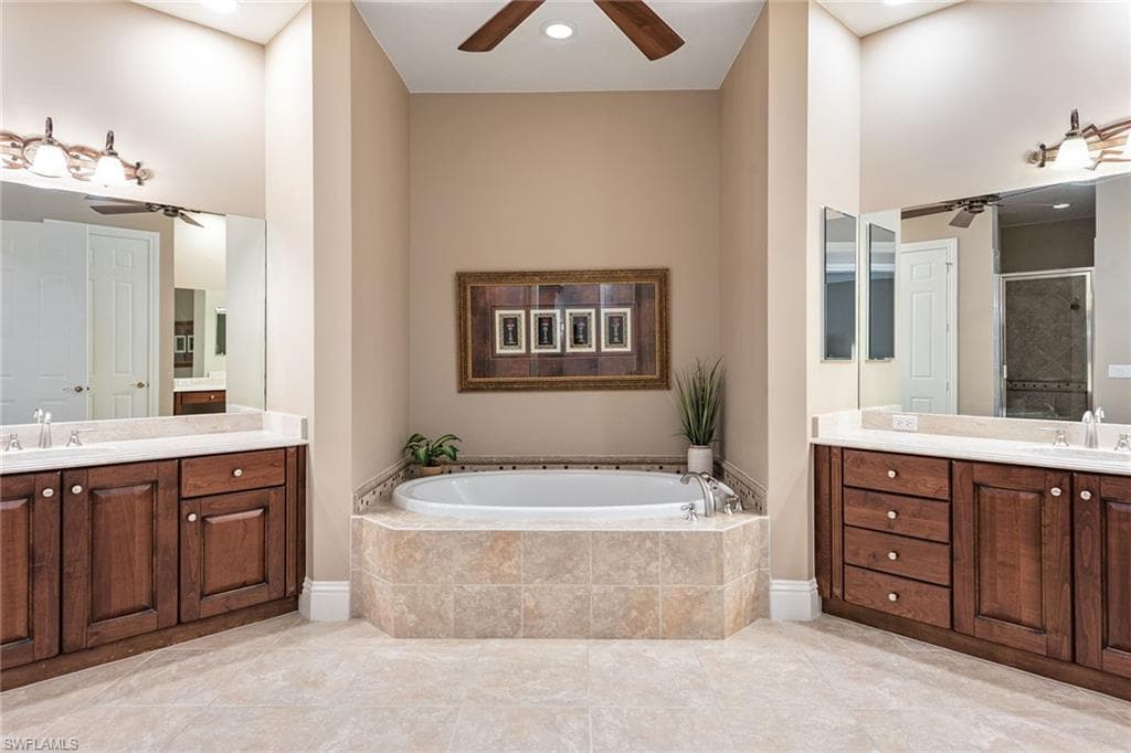 9284 Menaggio Ct 202, Naples, FL 34114-19