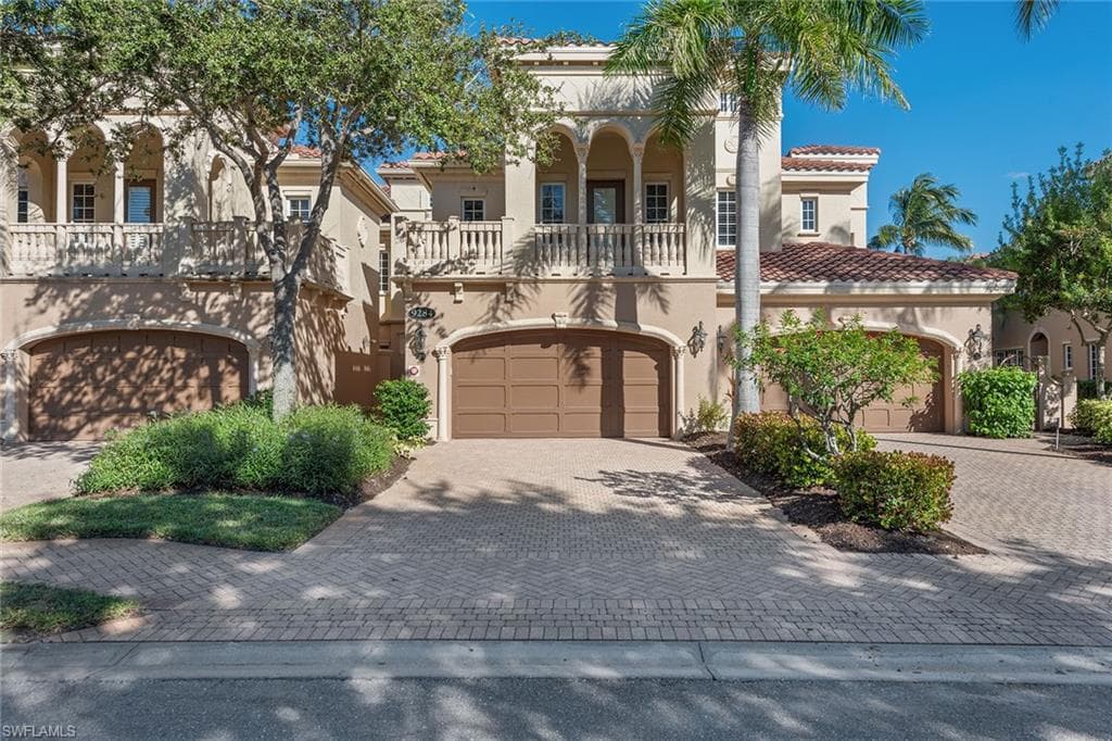 9284 Menaggio Ct 202, Naples, FL 34114-1
