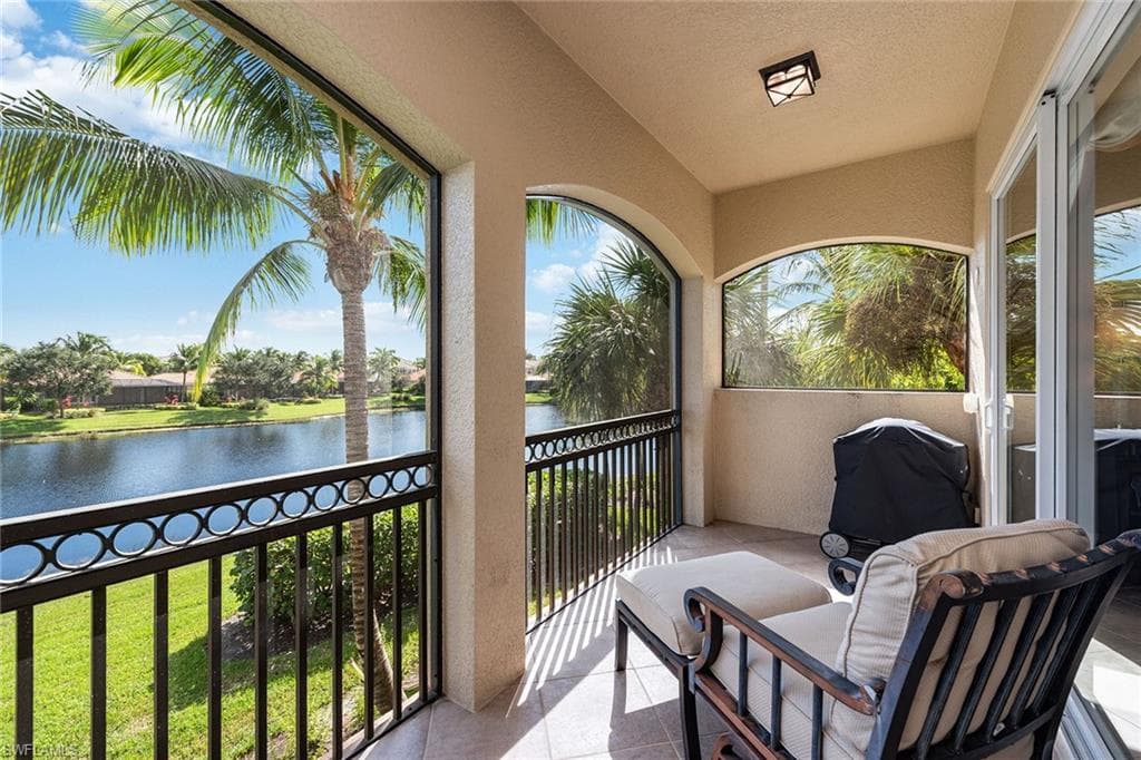 9284 Menaggio Ct 202, Naples, FL 34114-34
