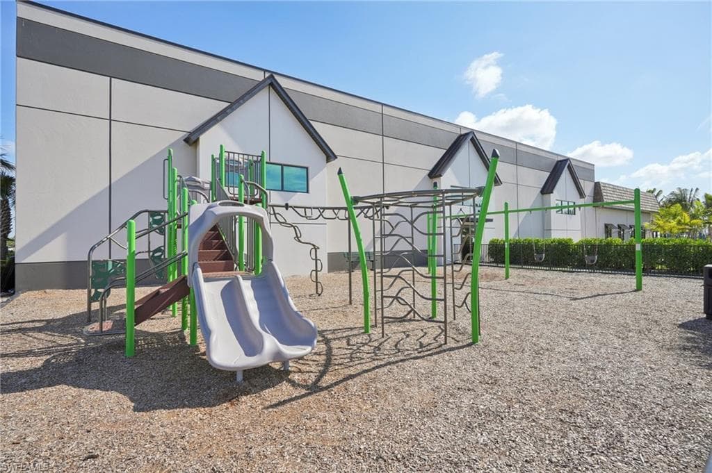 20265 Hartford Blvd, Estero, FL 33928-45