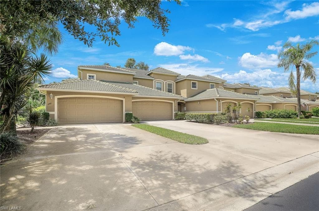 3485 Laurel Greens Ln S 103, Naples, FL 34119-3