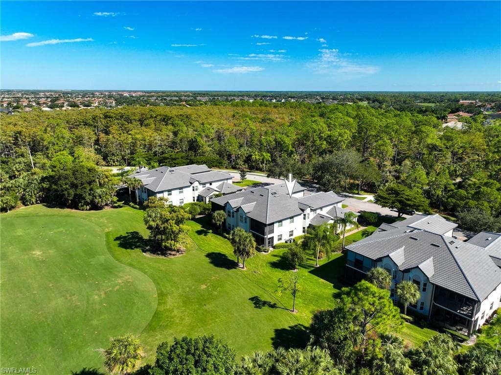 6049 Ashford Ln 201, Naples, FL 34110-19