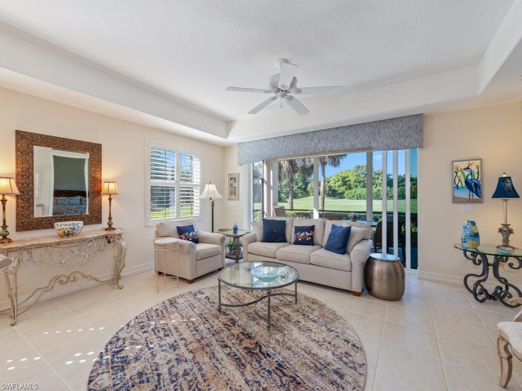 6049 Ashford Ln 201, Naples, FL 34110-4