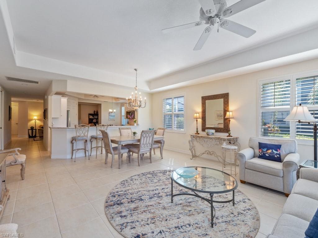 6049 Ashford Ln 201, Naples, FL 34110-6