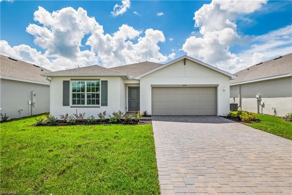 2704 28th Ave, Cape Coral, FL 33993-1
