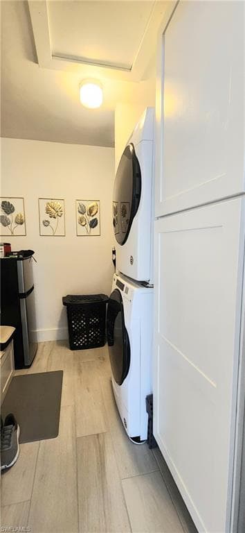 1330 Derbyshire Ct E203, Naples, FL 34116-17