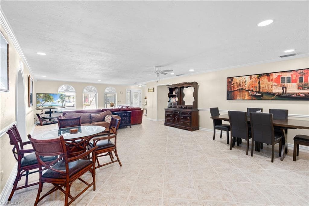 3042 Mango St, Fort Myers, FL 33916-8