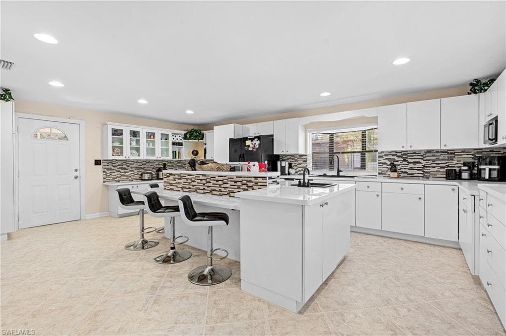 3042 Mango St, Fort Myers, FL 33916-10