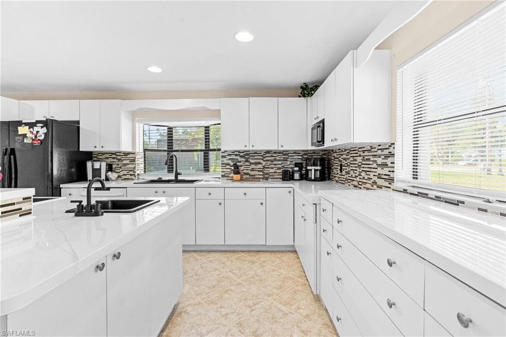 3042 Mango St, Fort Myers, FL 33916-11